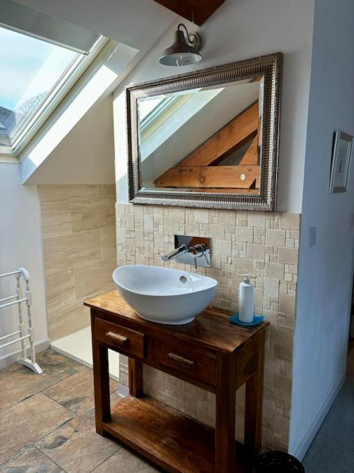 Little Bream - Pretty Cosy Cottage, Sea Views, Walk To The Beach Mawnan Smith Exterior foto