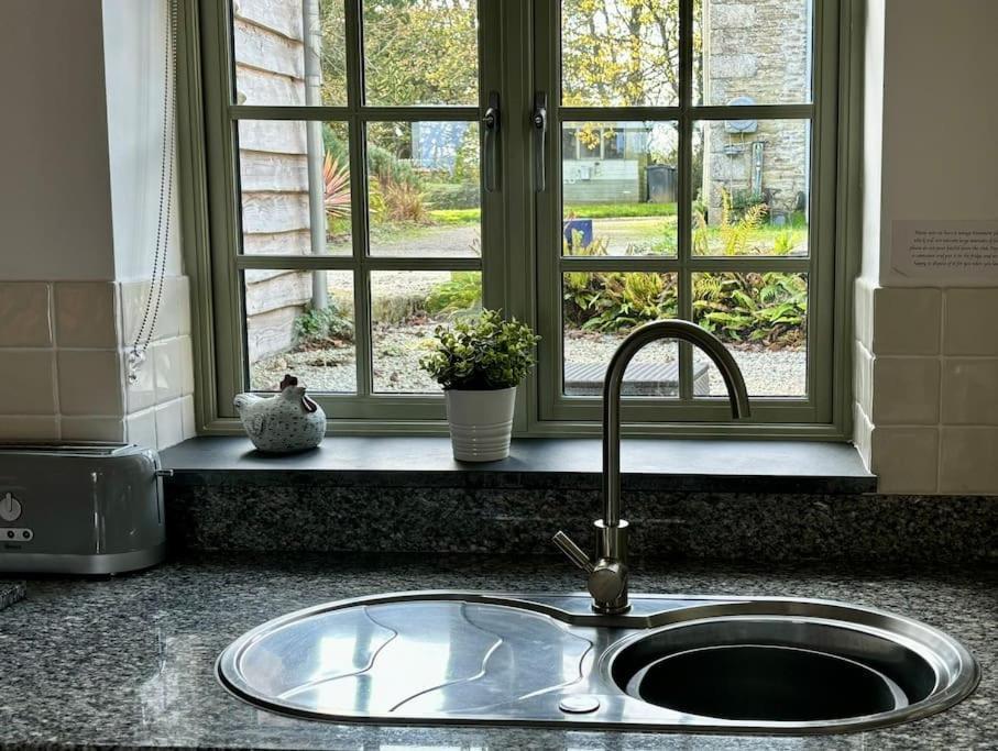 Little Bream - Pretty Cosy Cottage, Sea Views, Walk To The Beach Mawnan Smith Exterior foto